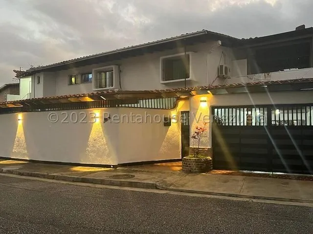 Tg Oportunidad! Casa En Venta En Los Naranjos Del Cafetal, Piscina, Vista, Calle Cerrada, Anexo. 25-21360 Ys 
