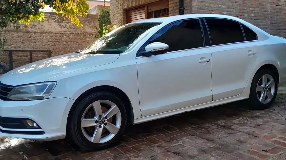 Volkswagen Vento 2.5 Advance Plus 170cv