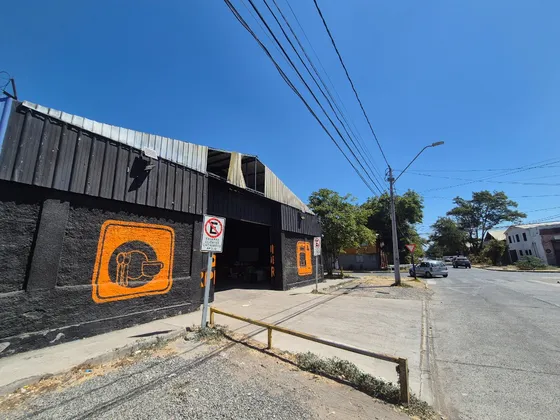 Oficina, Galpon, Bodega - 940 M2- Mendoza Con Extremadura