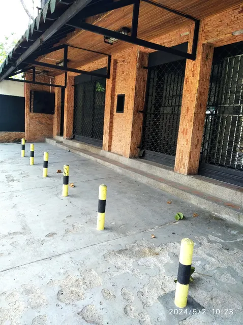 Venta De Un Apartamento Con Estacionamiento Y Local Av. Caracas, Mbi El Limón, Maracay.