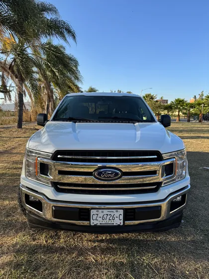Ford Lobo 5.0l Doble Cabina Xlt V8 4x2 At