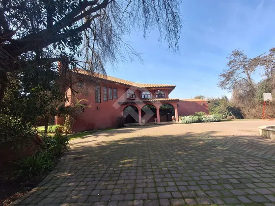 Casa En Venta De 6 Dorm. En Calera De Tango