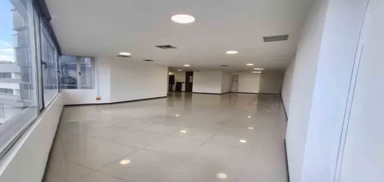 Oficina En Arriendo Ubicada En El Poblado Sector Manila (26077).