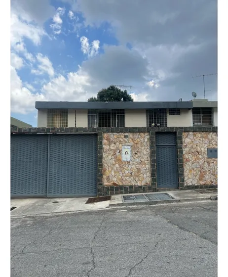 Se Vende Casa En Calle Cerrada 680m2 El Marqués 8457