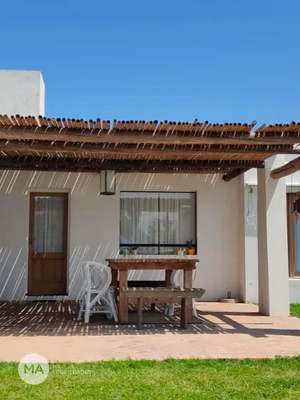 Casa 2 Dormitorios 600m2-solares Del Carcarañá-venta