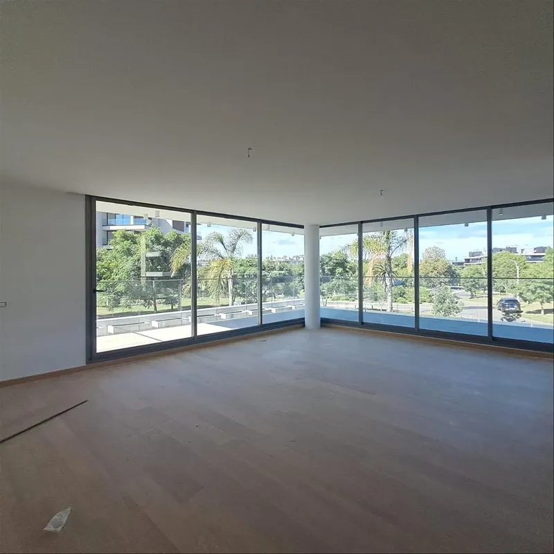 Alquiler Apartamento De 2 Dormitorios En Barrio Parques Con Jardin De 62 Mts Con Parrillero