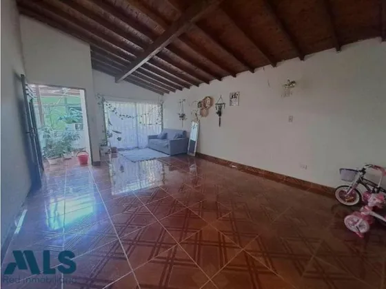 Casa De 2 Niveles En Sector De Guayabal(mls#241892)