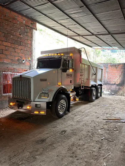 Volqueta Kenworth