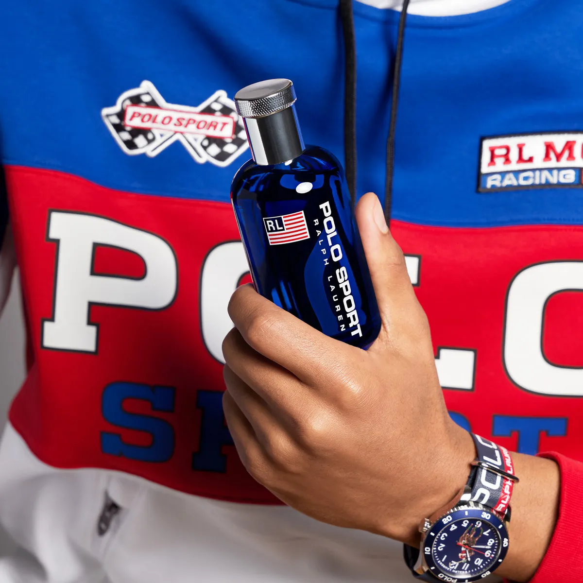 Perfume Masculino Eau De Toilette, Fragrância Fresca e Energética com Notas Cítricas Aquáticas Menta Gengibre Sândalo e Almíscar, Polo Sport Ralph Lauren, Frasco com 125ml Perfume Masculino Eau De Toilette, Fragrância Fresca e Energética com Notas Cítricas Aquáticas Menta Gengibre Sândalo e Almíscar, Polo Sport Ralph Lauren, Frasco com 125ml