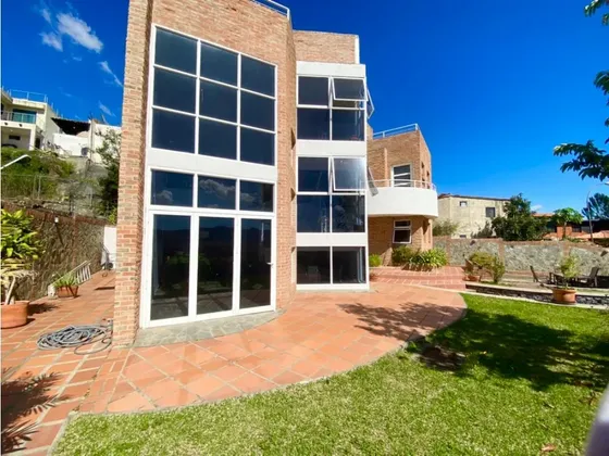 Se Vende Casa 580m² 4h+2s/4b+2s/4e Bosques De La Lagunita