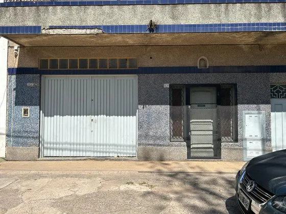 Loma Hermosa En Venta Galpon + 2 Departamentos  F: 9481