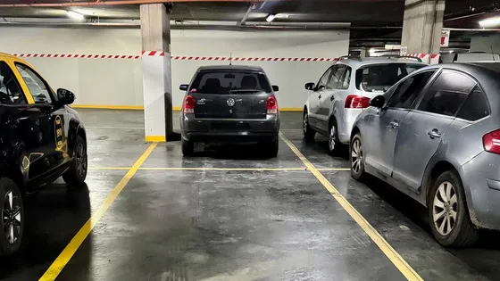 Venta Cochera Cubierta Sobre Av. Rivadavia Al 2300 En Balvanera. Edificio Grand View Parking