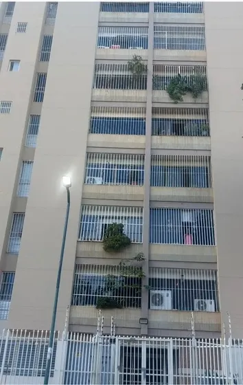 Venta Apartamento Montalban Iii, A Pasos De La Avenida Principal