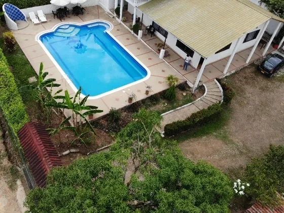 Alquiló Casa Vacacional Con Piscina Privada En Carmen De Apicalá. Tolima. Campestre. 