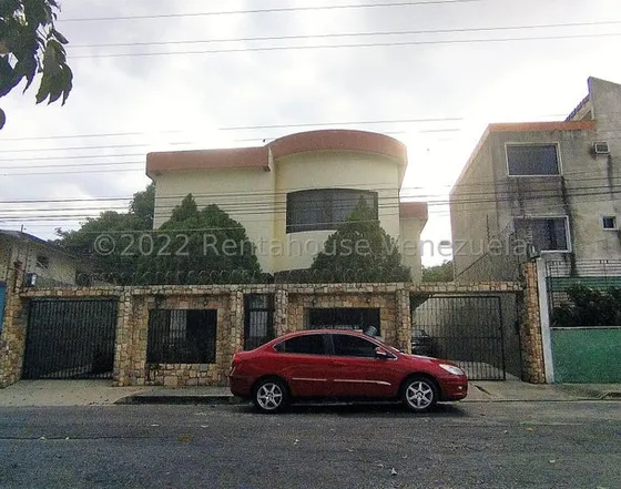 Elegante Moderna Y De Dos Niveles Amoblada Casa En Venta En Palo Negro Urb. Orticeño Estado Aragua 24-21854 Mmarin