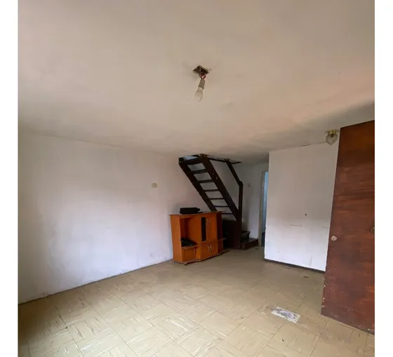 Casa De 2 Pisos, En Barrio Consolidado, Oportunidad