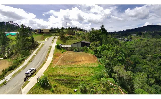 Lote En Venta En Envigado - Loma Del Escobero 