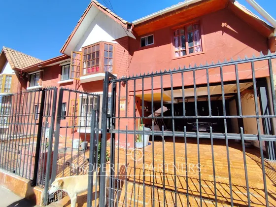 Casa Con Departamento Independiente En Colina El P...