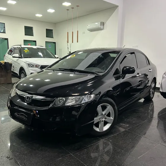 Honda Civic 1.8 Lxs Flex Aut. 4p