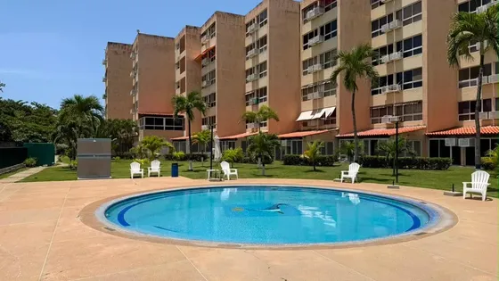 Apartamento Cerca De La Playa En Residencias Aguasal I, Higuerote, Negociable