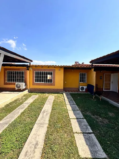 Casa En Venta Valle D Oro. Sdiego. Pozo Y Áreas Sociales. Hg