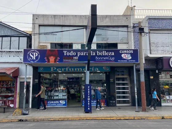 Venta En Block. Local Comercial + Vivienda. J. D. Peron Al 2300. Valentin Alsina.