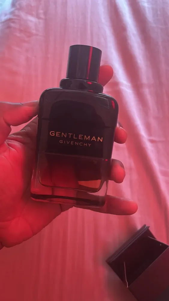 Givenchy Gentleman Reserve Privée 100mL GIVENCHY GENTLEMAN ReSERVE PRIVeE EAU DE PARFUM - PERFUME