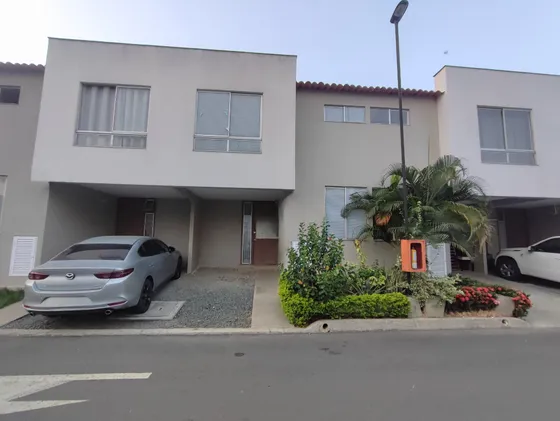 Casa En Venta En Ciudad Country. Cod V16556