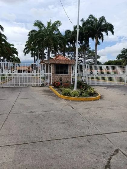 Casa En Venta Sector Los Jarales Conjunto Residencial Laguna Club San Diego. St