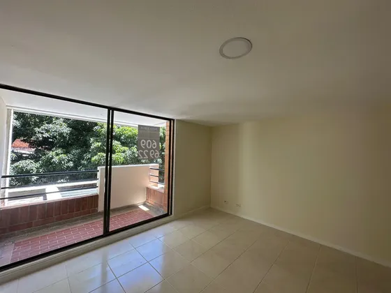 Apartamento En Arriendo, Sector Floresta, Laureles- Conjunto El Campano