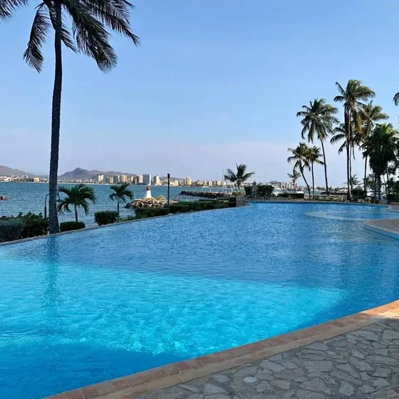 Apartamento En Alquiler Lecheria Marina Mar - Alejandro Alvarez