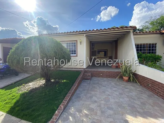 Linda Casa En Venta En Cabudare En Zona Tierra Del Sol Precio De Oportunidad Contactame Soy Tu Agente Inmobiliario De Confianza Mehilyn Perez