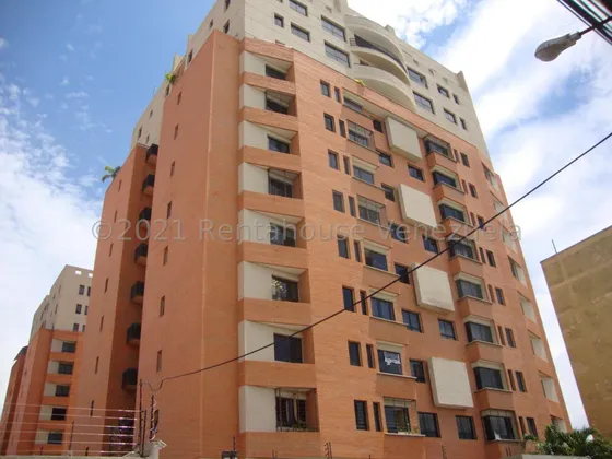  Espacioso Apartamento En Venta En Zona Privilegiada Del Este  Barquisimeto $ Profesional Inmobiliario Mehilyn Perez $