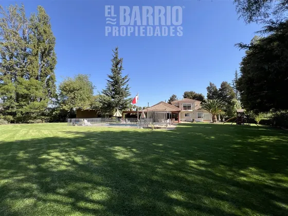 Casa En Venta De 4 Dorm. En Chicureo