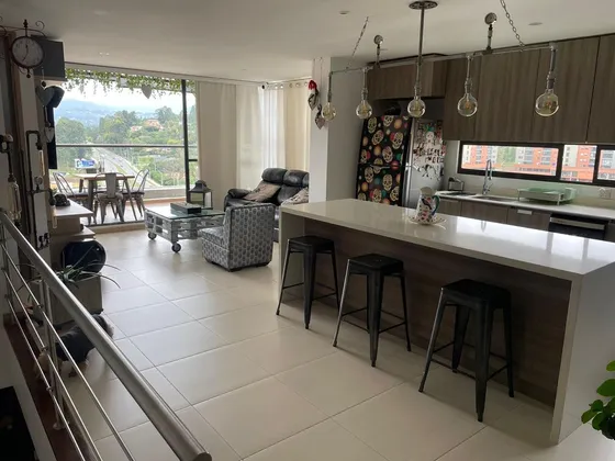 Apartamento Duplex Rionegro 125m2 Parqueadero Doble Y Útil 