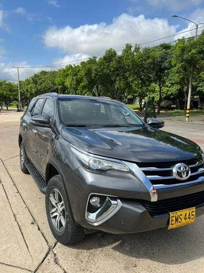 Toyota Fortuner Srv