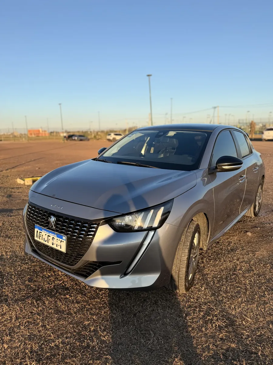 Peugeot 208 Feline