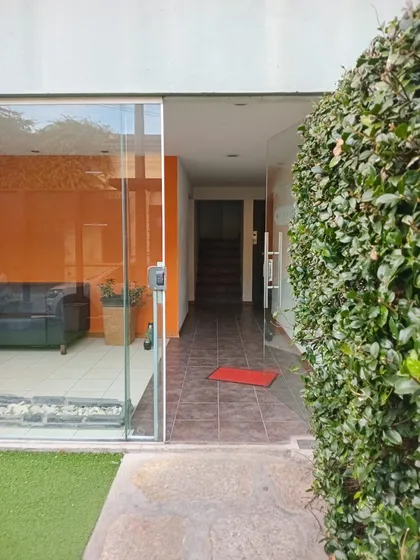 Moderno, En Planta Baja Con Patio