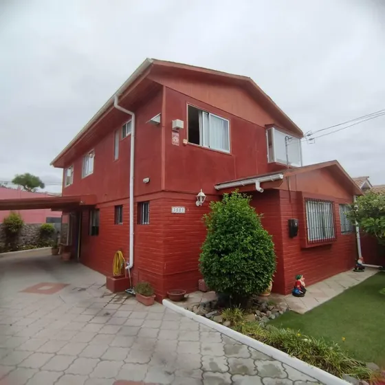 Casa Grande Con Excelente Conectividad
