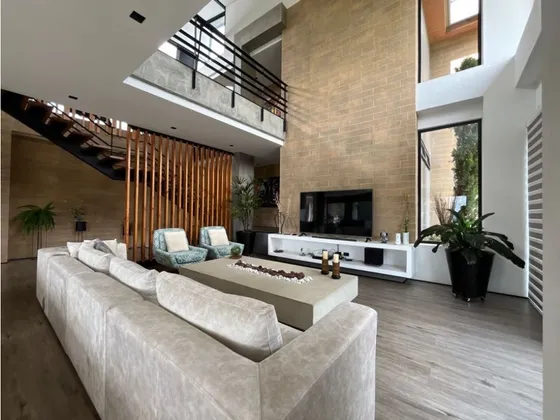 Casa Moderna Para Venta En Medellin En Alto De Palmas