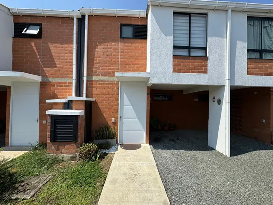 Se Renta Hermosa Casa Al Sur De Cali, Entre Cali Y Jamundie