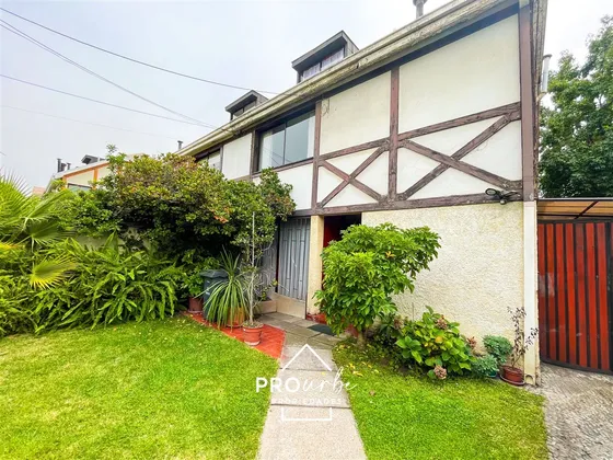 Casa En Venta De 3 Dorm. En Vitacura