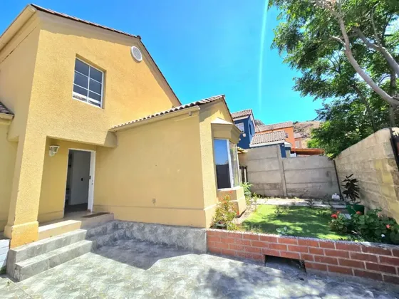 Espectacular Casa En Microbarrio Cerrado Valle Lo Campino