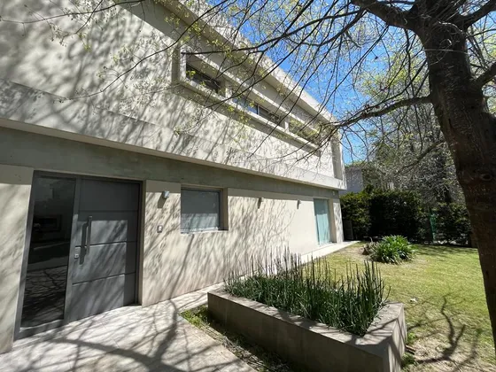 Oppel | Casa En Venta | La Peregrina  Pilar |  Cod: 32583