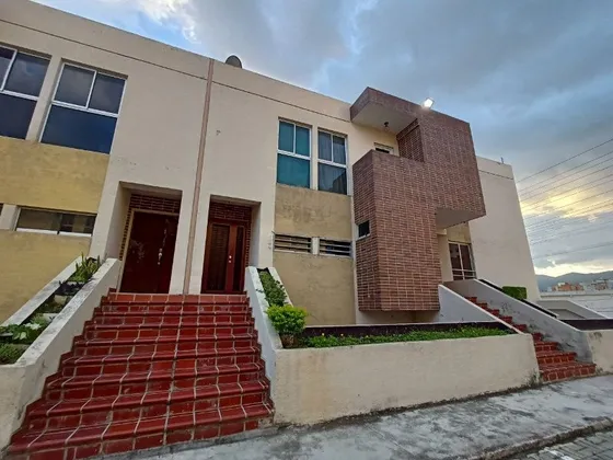 Lm Vende Townhouse En Res. Altos De Aricagua, El Rincon. Mañongo.