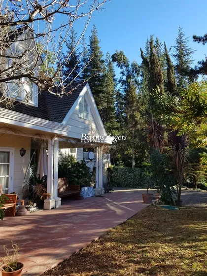 Casa En Venta De 4 Dorm. En Lo Barnechea