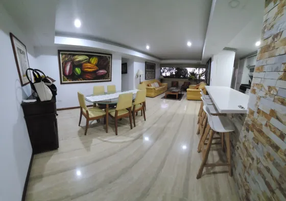 Alquiles De Apartamento En Los Samanes, 3 Habitaciones 2 Baños