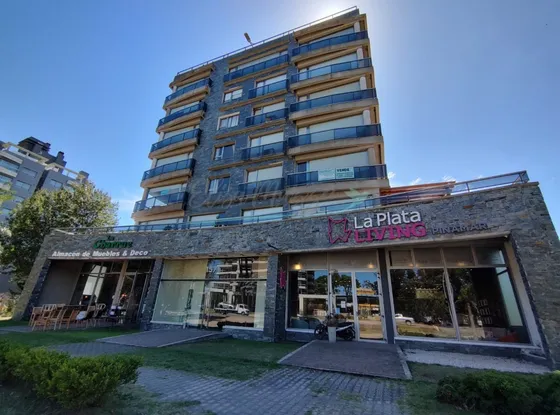 Departamento Cuatro Ambientes En Venta - Pinamar
