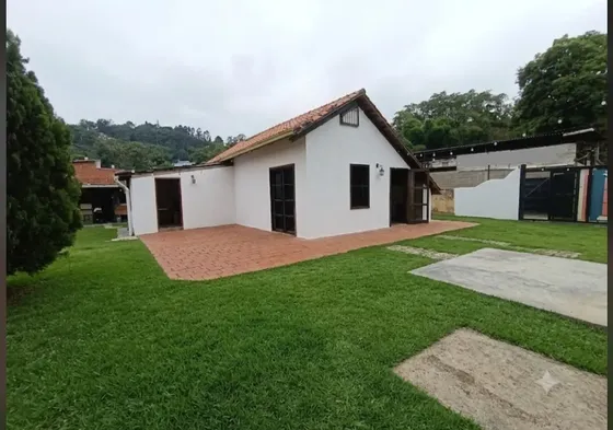 Alquiler Casa Comercial, Deposito, Oficina, Bajo Perfil O Comercial Abierta A 200 Mts Del Pueblo Del Hatillo