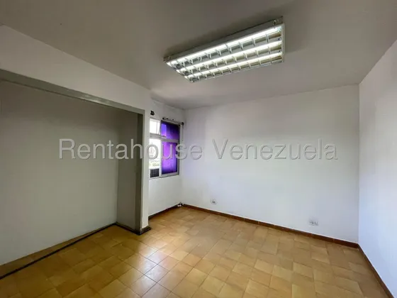 Oficina O Consultorio En Alquiler Av 19 De Bril Maracay Zona Centro Nv